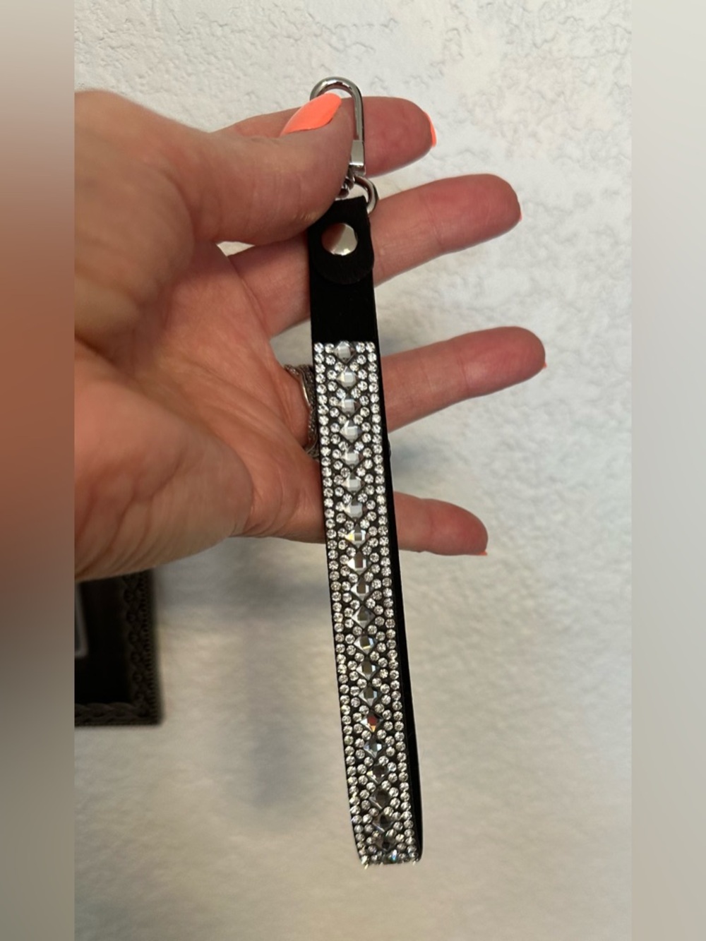 NWOT! Jacqueline Kent Crystal Embellished Black Wristlet Keychain - Picture 3 of 5